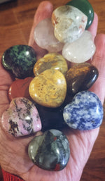 Hearts Shape  Gemstone crystals 3cm/ Variants Clear quartz, Rose quartz, Rhodonite, Sodalite, Lapis Lazuli, Obsidian, Green Aventurine, Agate, Red Jasper, Bloodstone, Tiger-eye, Green-zoist, Yellow mokaite