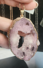 Raw Agate Purple Slice Pendant - Gold Plated Necklace  Ground & Protection (Variant purple)